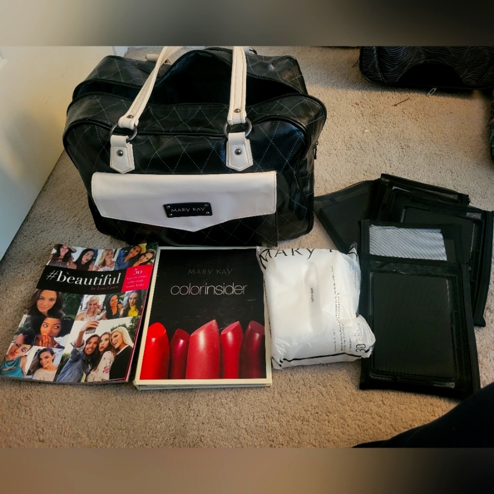 Mary Kay Black & Cream Women's Bag Bundle With MK Starter Kit Mirrors Cloths Etc